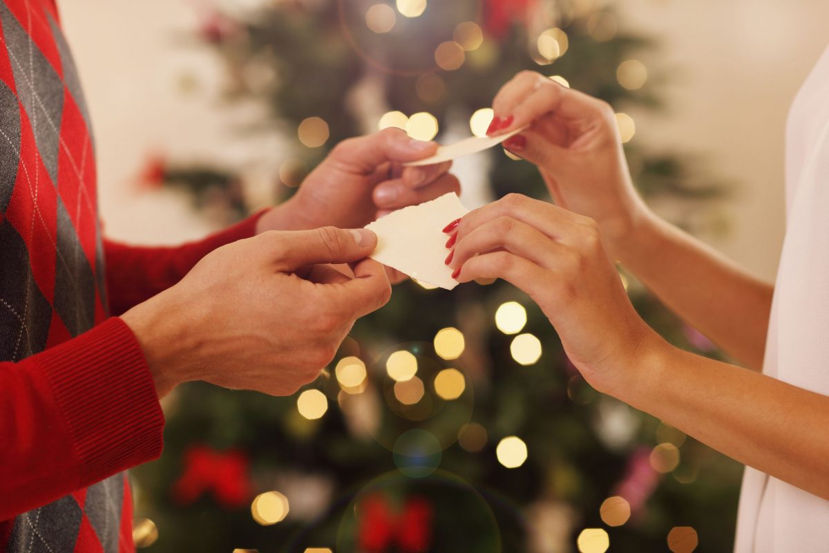 Christmas Wafer and Christmas Eve Meal with Carols – Sunday 23 January 2022 at 1 PM 🗓