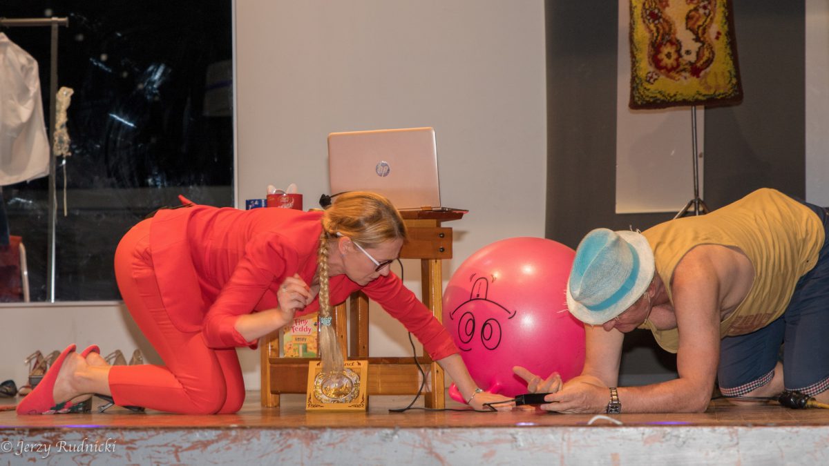 Theatre, play “Pomoc Sąsiedzka” – Neighbourly Help. 🗓